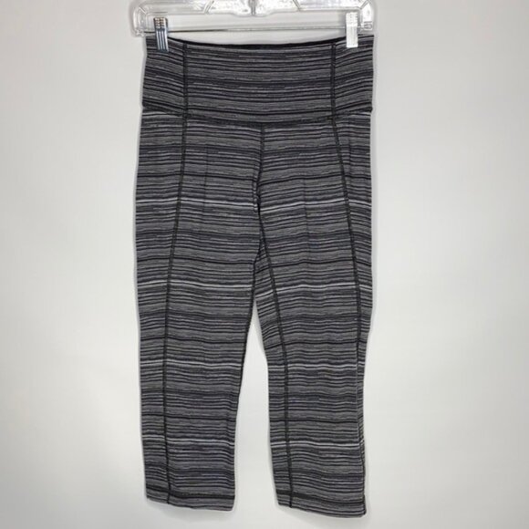 Lululemon Gather & Crow Crop II Capri 6 - Picture 1 of 10